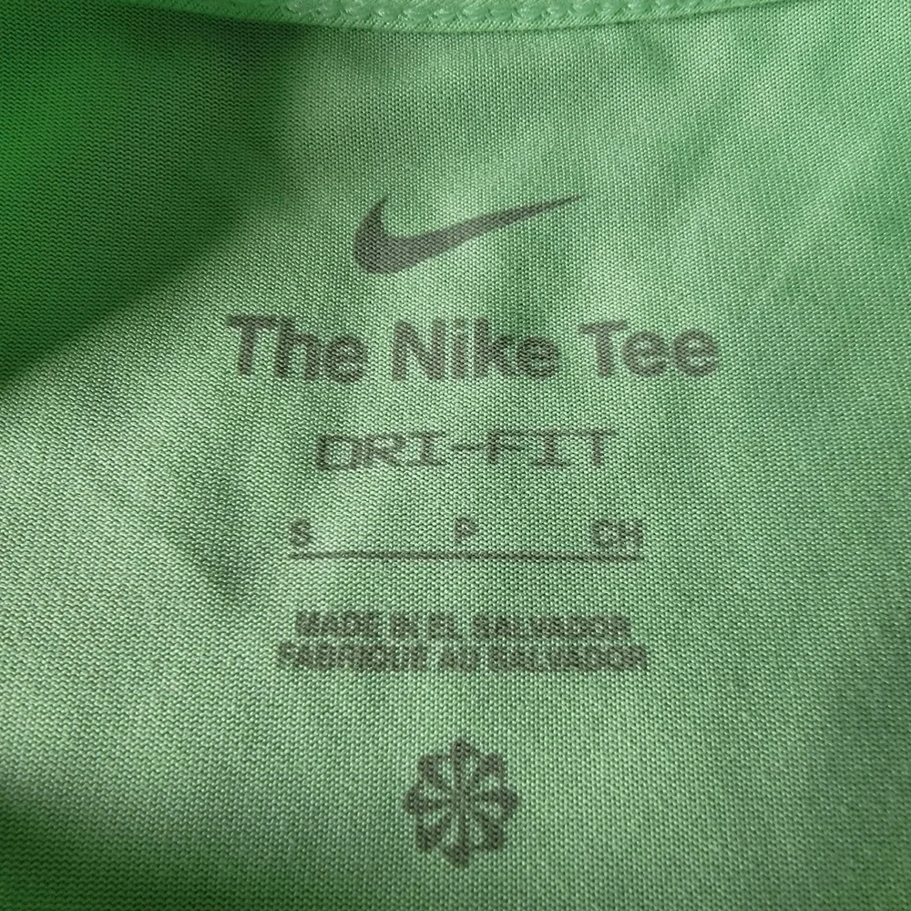 Nike Dri-FIT T-Shirt Kids Small Green Excellent Short Sleeve Swoosh Logo Tee 754